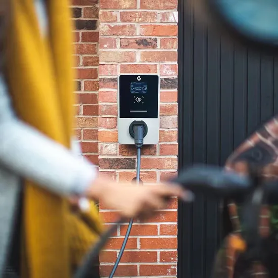 EV Charger with Solar Car Charging Station Wallbox Chargeur EV with CE Untethered for Home and Street